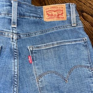 Levi’s 721 High Rise Skinny Jean 29